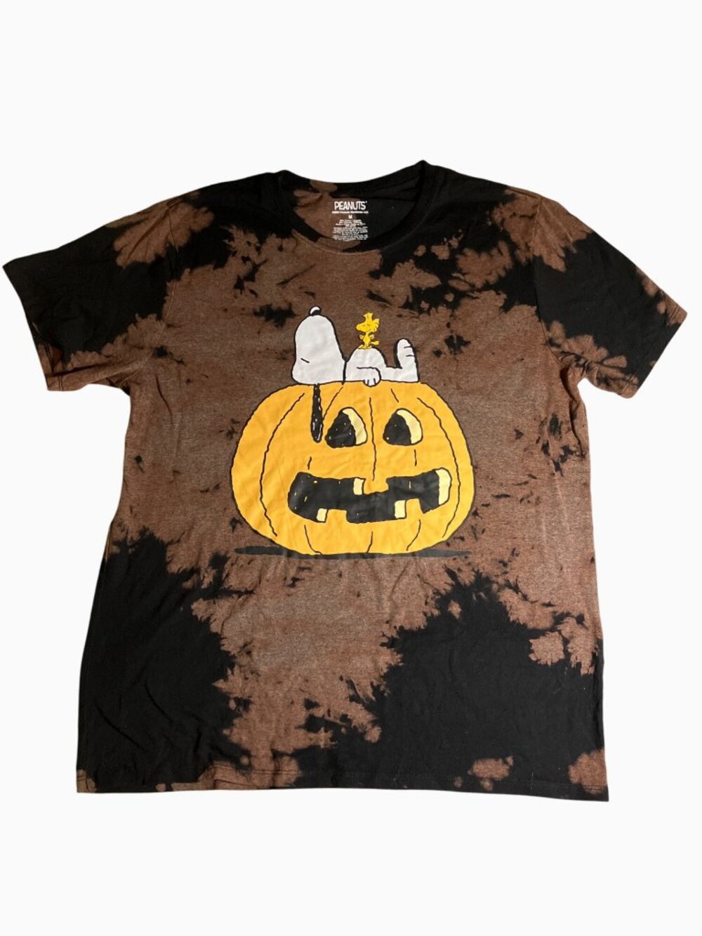 Peanuts Halloween Snoopy Woodstock Pumpkin Bleached T-Shirt M